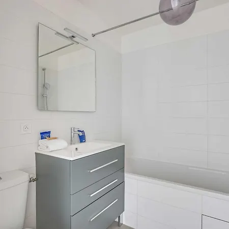 Cosy Flat 1bdr 4p View On The Sacre-c Ur